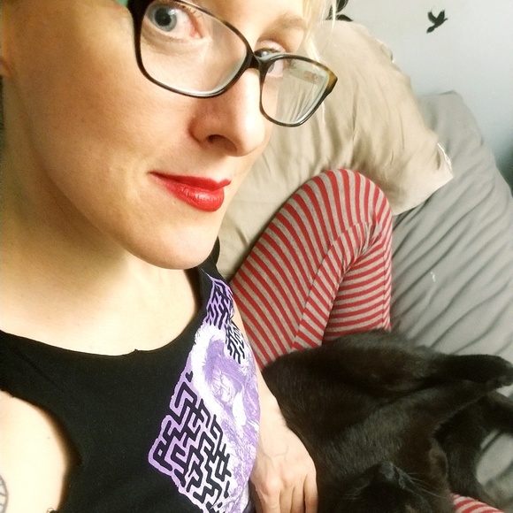 Meet your Posher, Megan - Picture 2 of 3